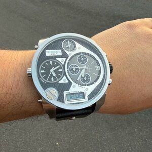Mens Diesel DZ7125 Mr Daddy Chronograph Black Leather Band Watch 4 Time Zones
